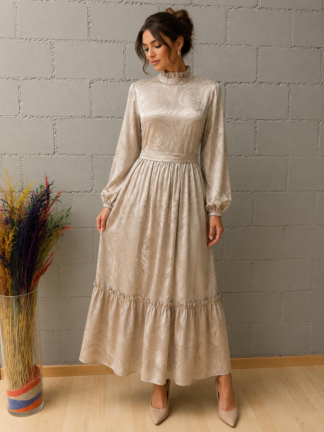 Kleid Champagner mit Rüschenausschnitt