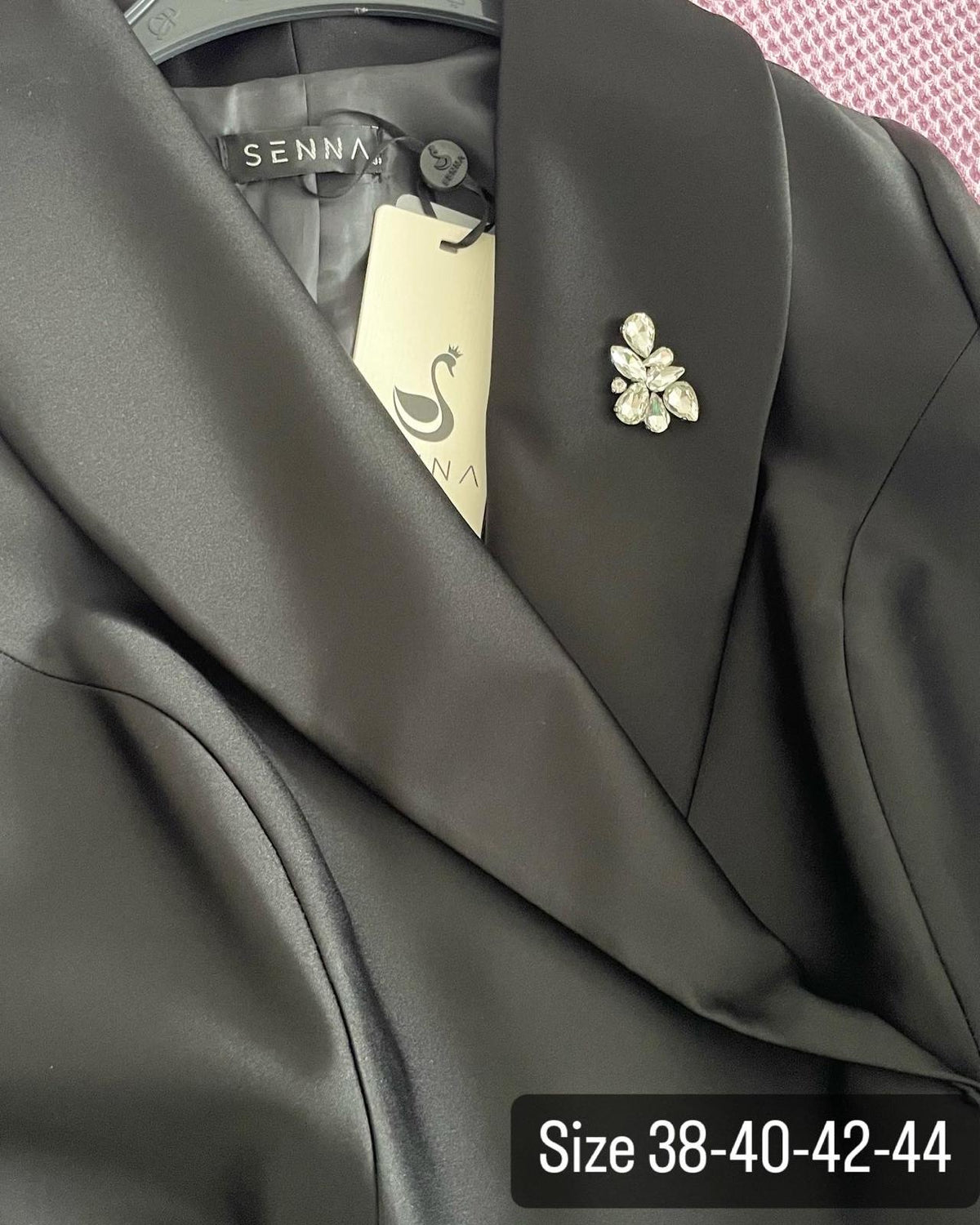 Midikleid Schwarz mit Gürtel